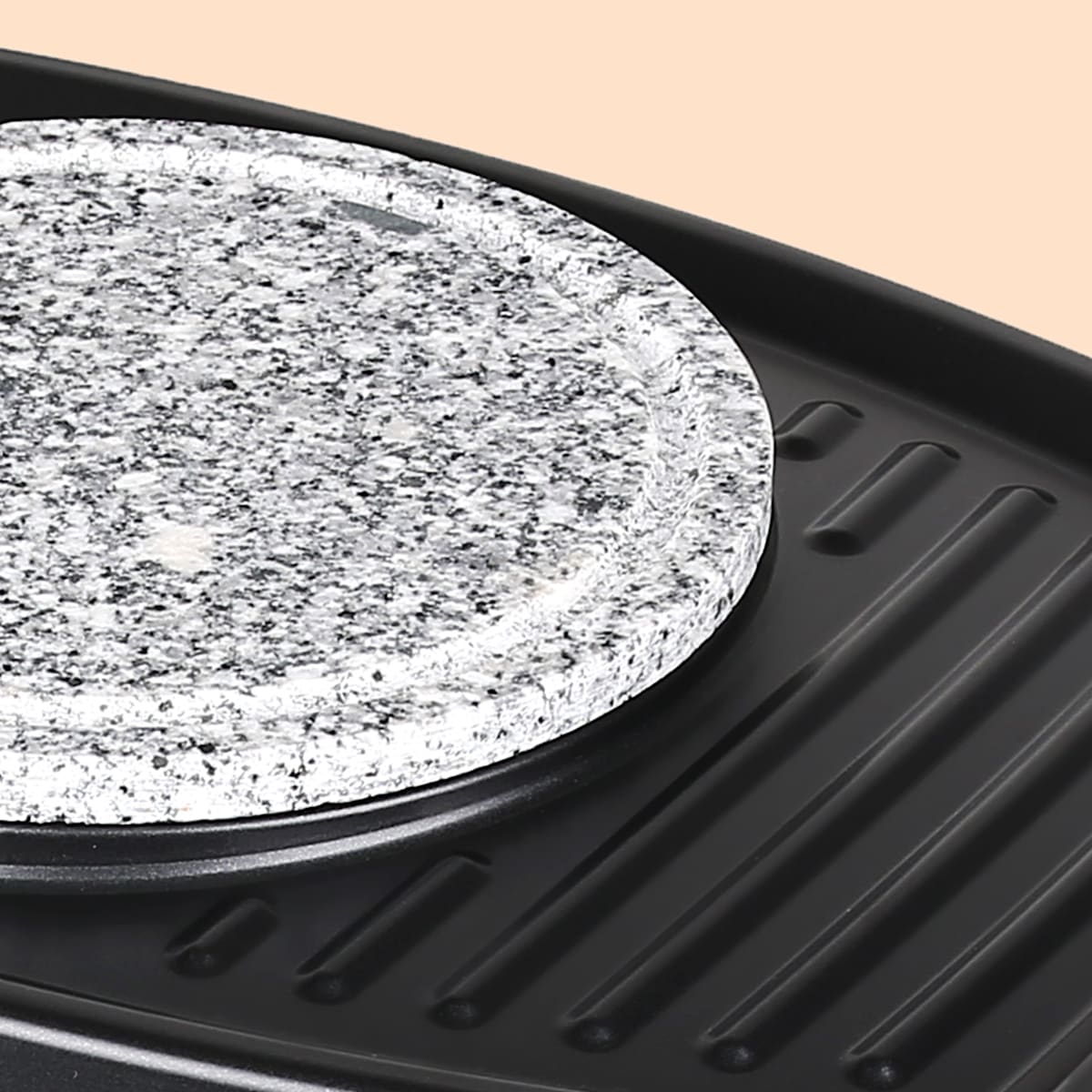 Entrecôte 2-in-1 grill raclette & fonduta, 1100 Watt, 2-in-1 grill:  metallo & piastra in pietra naturale, Elemento riscaldante in acciaio inox, 8 persone, 8 teglie da raclette