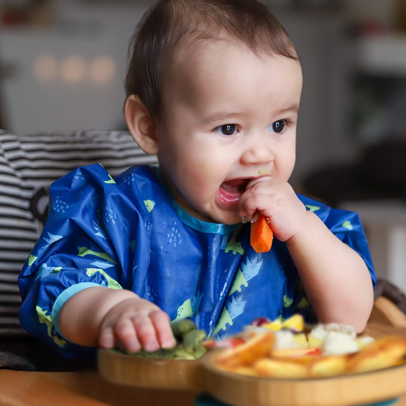 Stoviglie per bambini Coniglio, Piatto di bambù e cucchiaio, Piatto con  scomparti con posate, incl. ventosa, Bambù: piatto e manico del cucchiaio, Silicone: ventosa e cucchiaio, Capacità: circa lepre