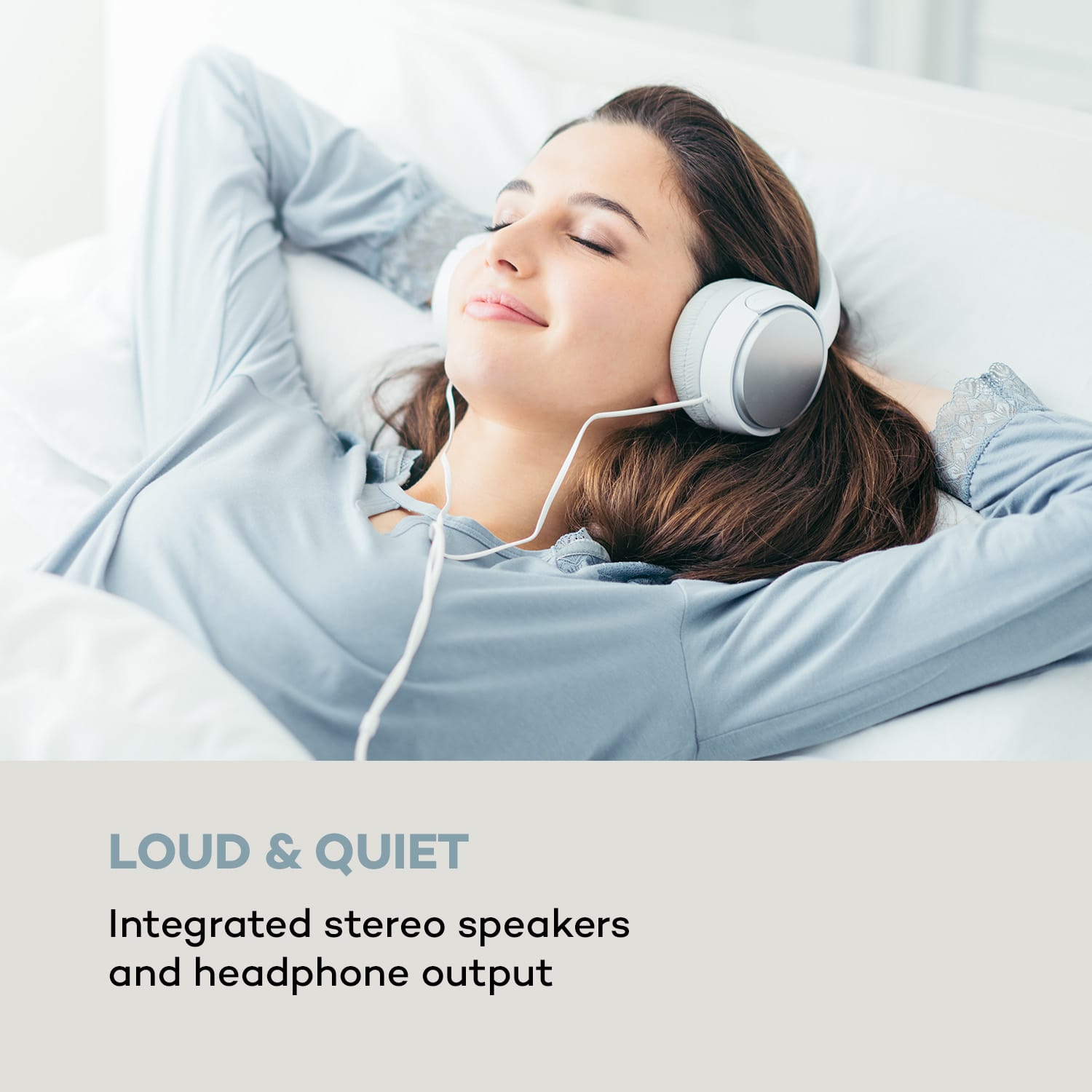 Dreamee DAB+, radiobudzik, CD odtwarzacz, DAB+/FM, CD-R/RW/MP3, AUX, retro Czarny / Srebrny Metal