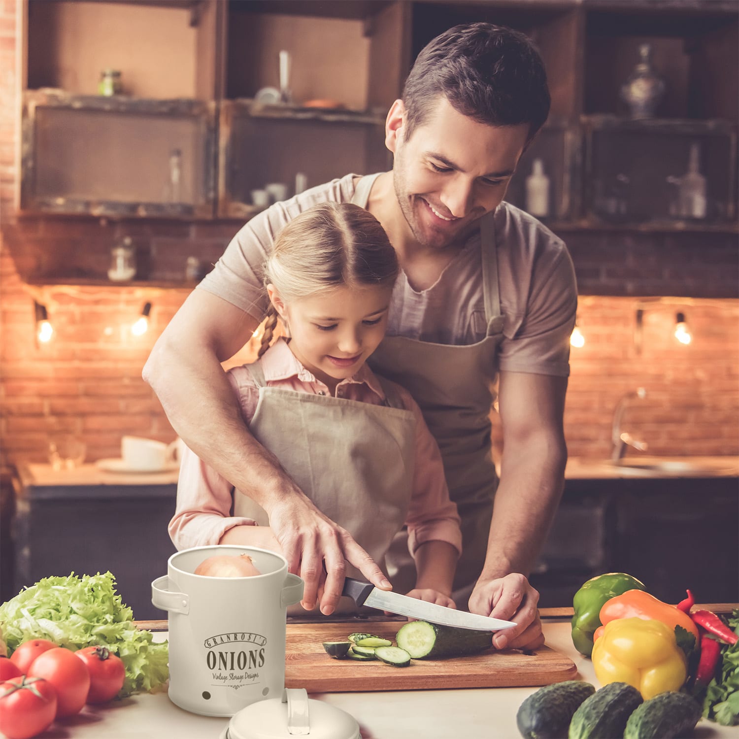 Iowa, dóza na cibuli, smaltovaný ocelový plech, 17 x 22,5 x 14 cm, nerezová 