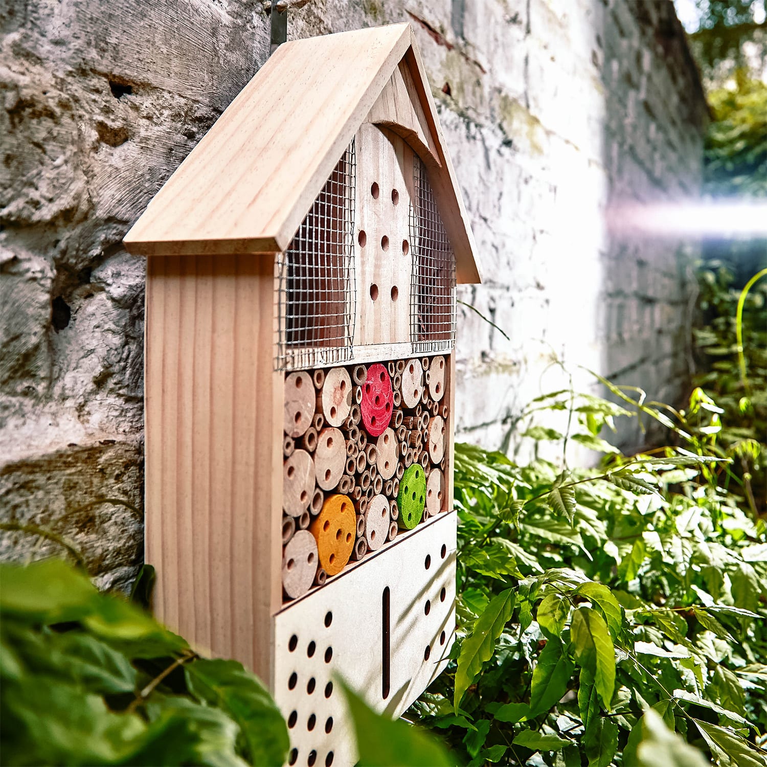 Hotel per insetti con spruzzi di colore utilizzabile tutto l'anno legno di pino 