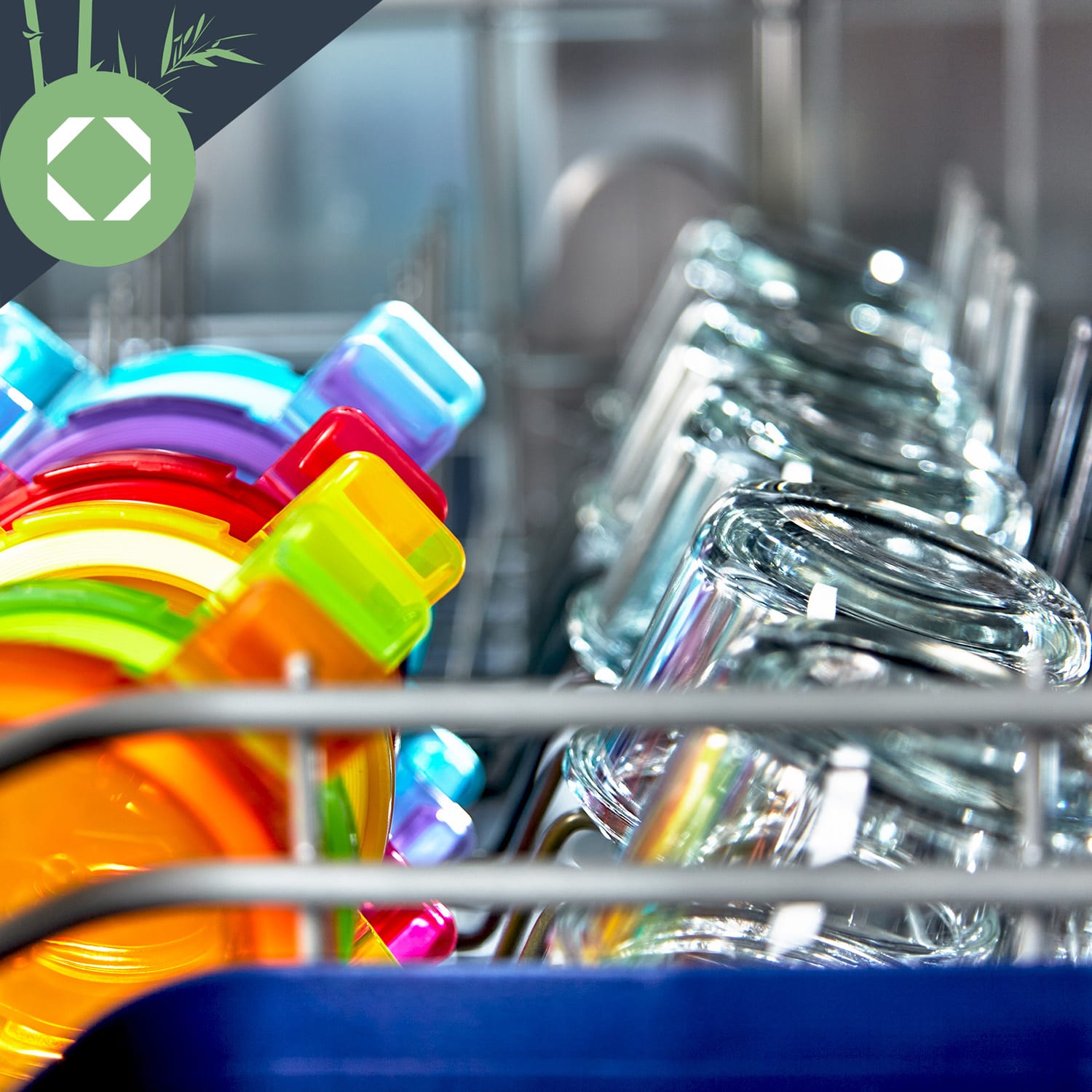 Gyerek pohár, 6 részes készlet, színes fedelek, légmentesen zárt, nem áteresztő 