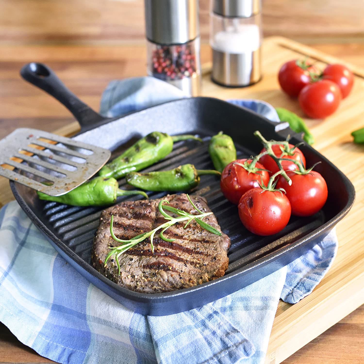Malvi frying pan 22.5 cm cast iron square fluted pre-fired 22.5x5x22.5cm groove | Ø 22,5 cm