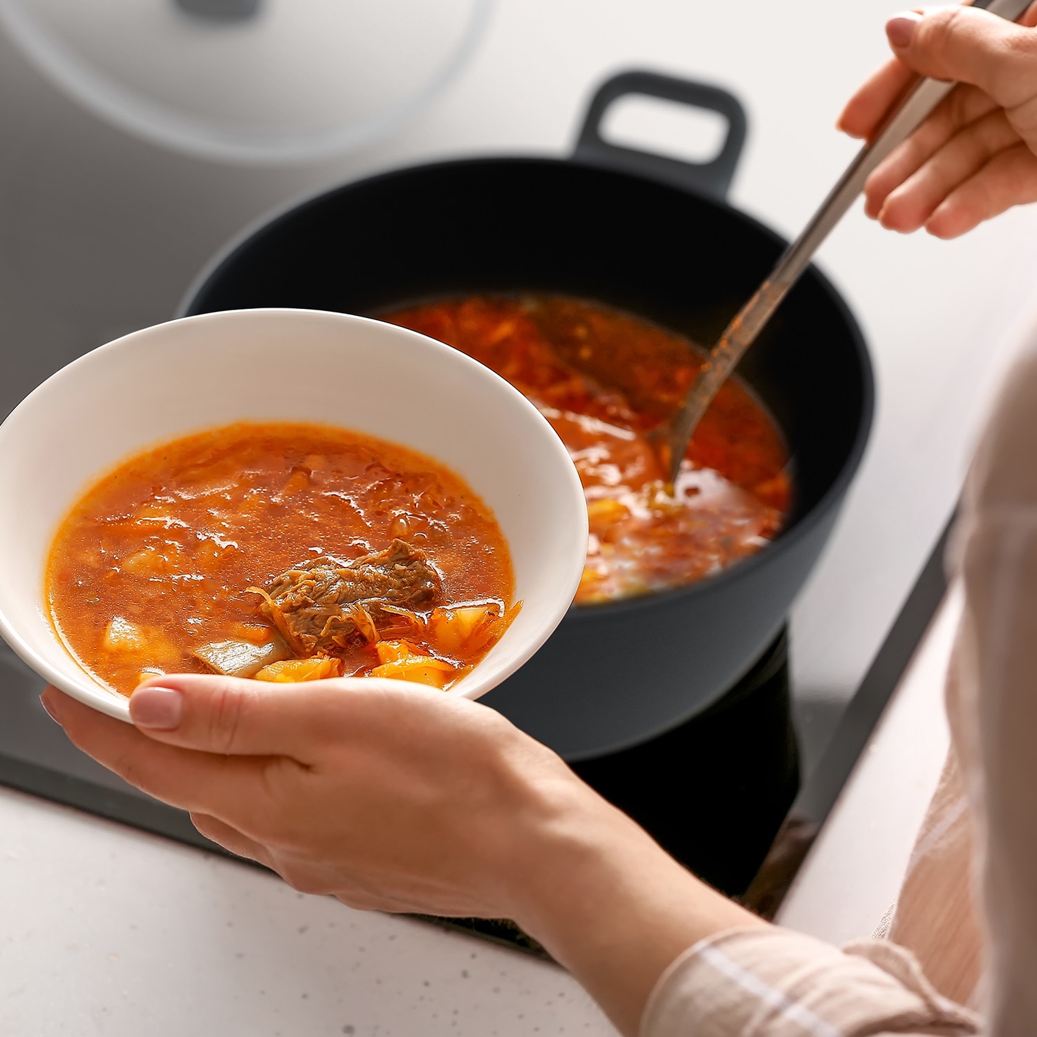 Noto Endurance, hrnec, Ø28cm, kovaný hliník, poklice, nepřilnavý povrch Induction PTFE