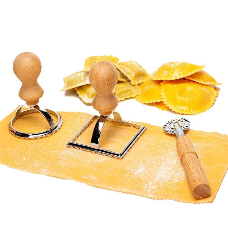 Formičky na ravioly, súprava 3 kusov, 2 veľkosti, okrúhla a hranatá, koliesko na cesto, kov, bambus
