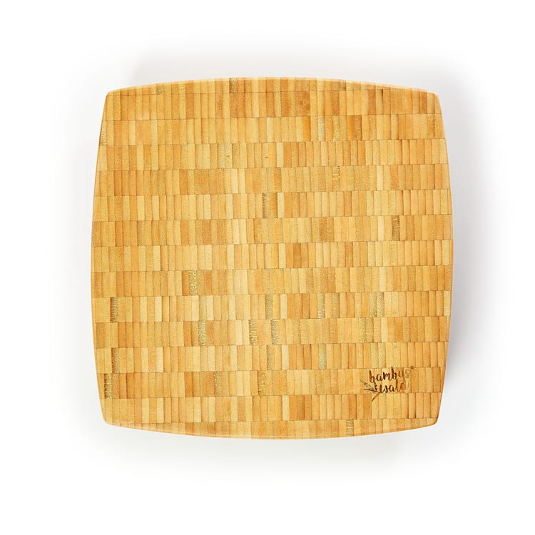 Bambusz vágódeszka, 30 x 6,8 x 30 cm (SZ x M x M), lábacskák, fogantyú, egyszerű karbantartás