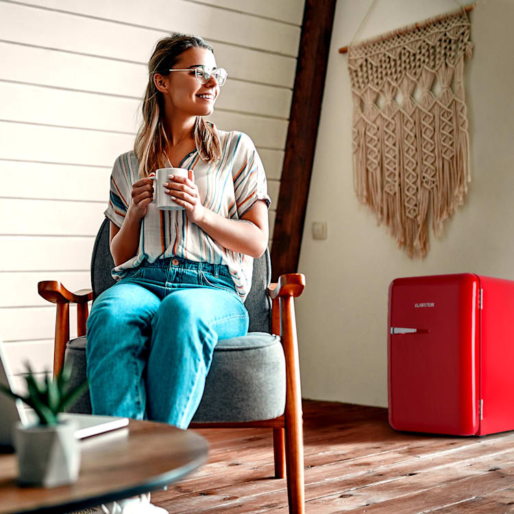 Audrey Retro-Kühlschrank 70 Liter 3 Regale 2 Türfächer Innenbeleuchtung Rot