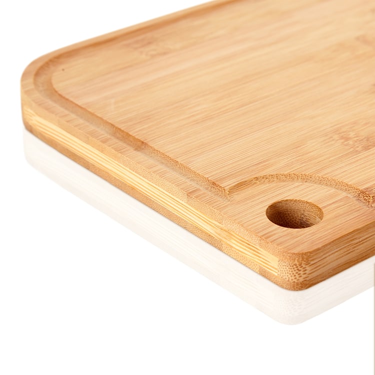 Planche à découper en bambou Batvik de 28 x 1,5 x 18,5 cm (LxHxP) adaptée aux couteaux rainure à jus S