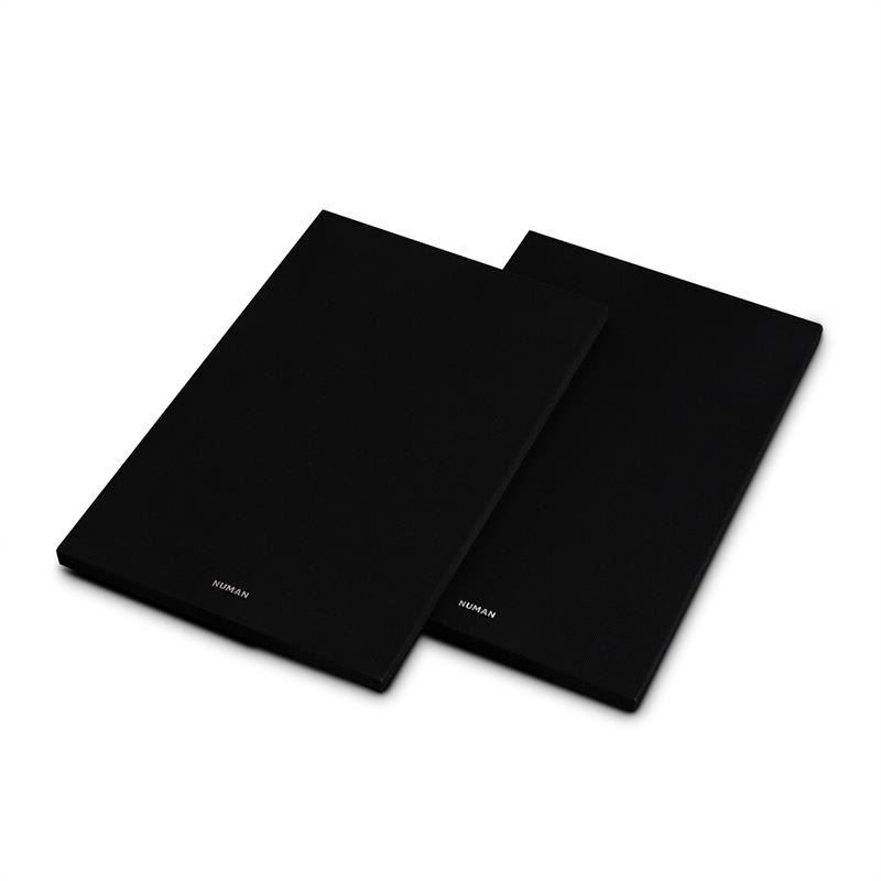 Levně Numan Reference 802 Cover, černý, kryt na regálové reproduktory, pár