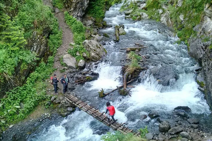KheerGanga Waterfall / Trek