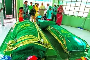 Graves of Laila and Majnu