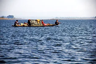 Domboor Lake