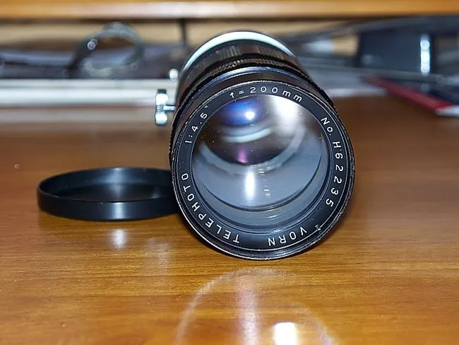 Vorn 200mm f/4.5
