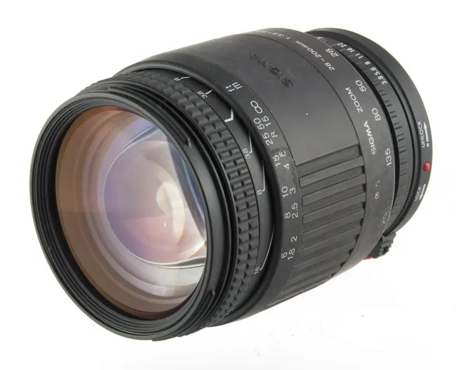 Sigma MF 28-200mm f/3.8-5.6