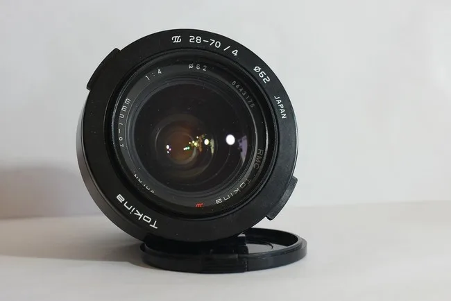 Tokina 28-70mm f/4 RMC II