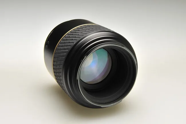 Minolta AF 100mm f/2.8 Macro D