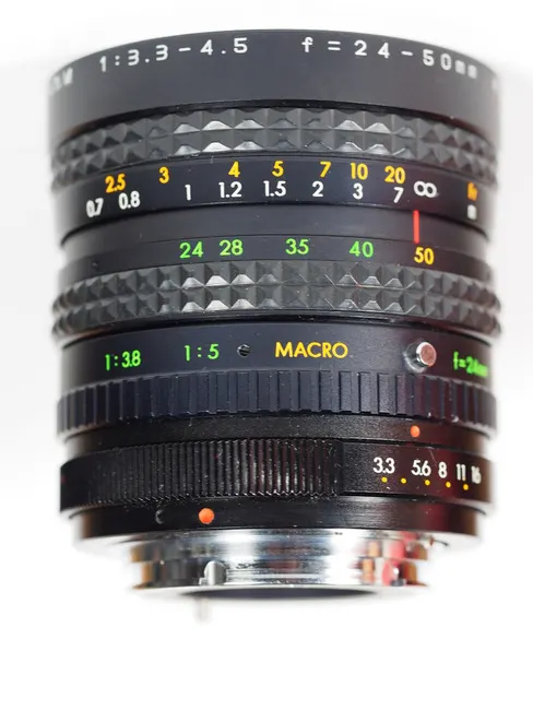 Makinon 24-50mm f/3.3-4.5 MC Auto Zoom