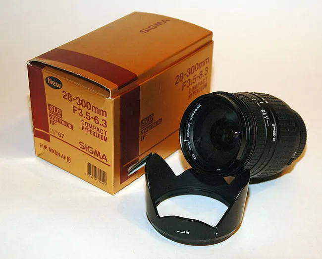 Sigma AF 28-300mm f/3.5-6.3 Compact Aspherical IF Hyperzoom