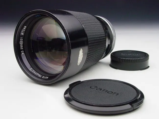 Vivitar Series 1 200mm f/3.0