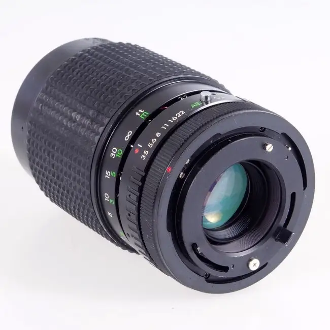 Sakar 35-135mm f/3.5-4.5 MC Auto
