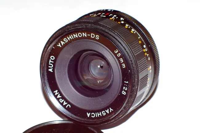 Yashica Auto Yashinon-DS 35mm f/2.8
