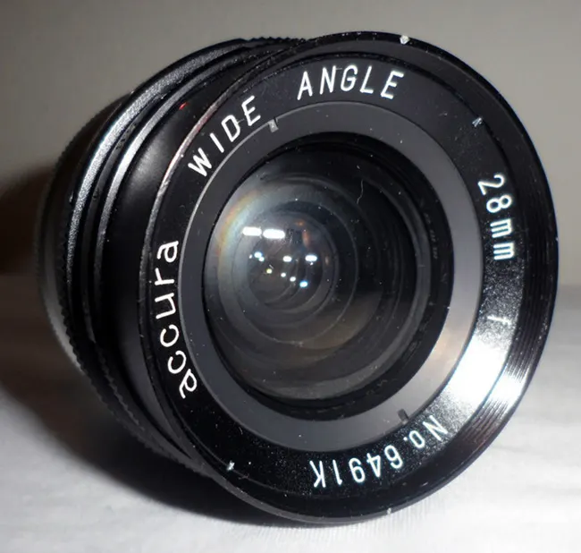 Accura 28mm f/2.8 Wide Angle