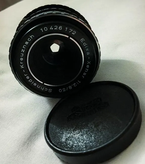 Schneider-Kreuznach Edixa-Xenar 50mm f/2.8 (2)