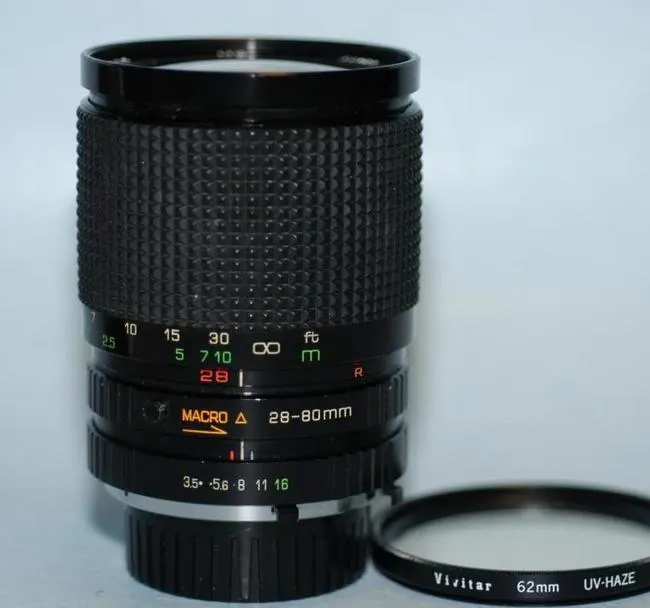 Sakar 28-80mm f/3.5-4.5 MC Macro
