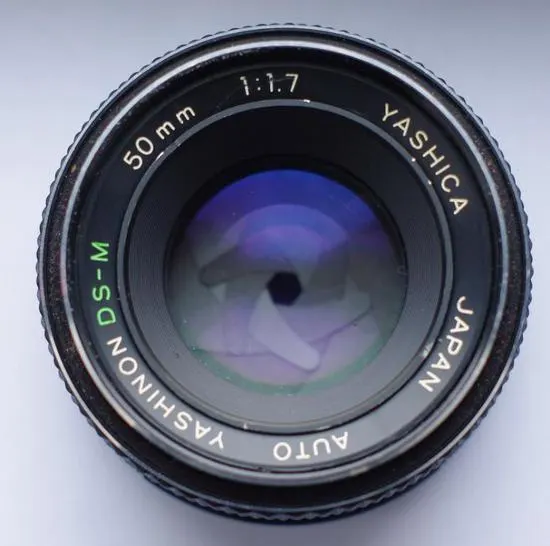 Yashica Yashinon DS-M 50mm f/1.7