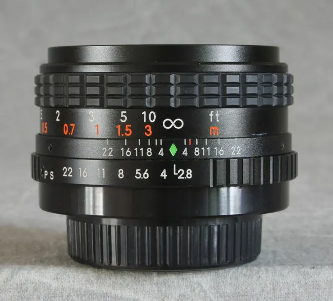 Ensinor 28mm f/2.8 MC Auto