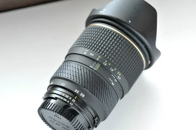Tokina AF 28-70mm f/2.6-2.8 AT-X PRO II