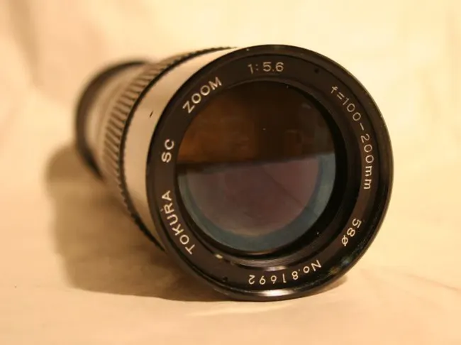 Tokura SC 100-200mm f/5.6