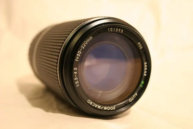 Sakar 50-220mm f/3.5-4.5 MC Macro