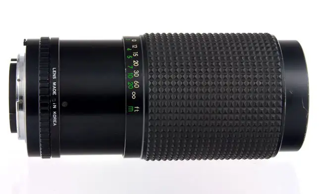 Sakar 70-210mm f/3.9 MC Auto