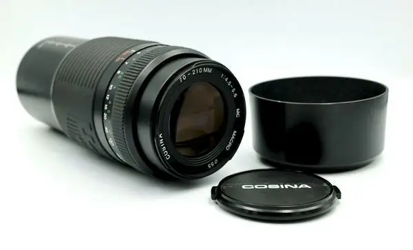 Cosina AF 70-210mm f/4.5-5.6 Macro MC