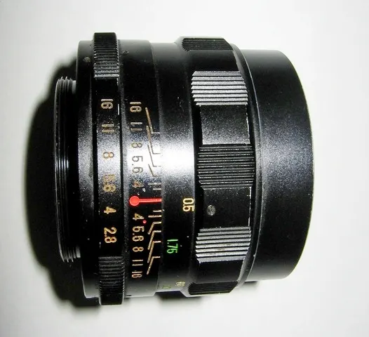 Revuetar 50mm f/2.8 Auto (1)