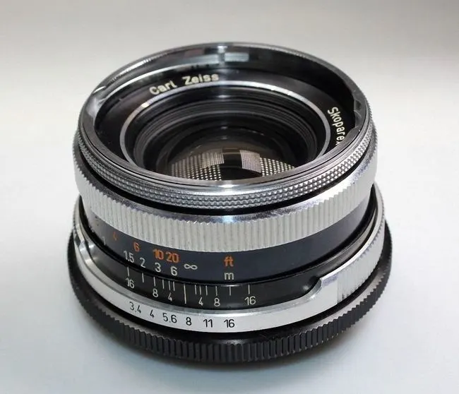 Carl Zeiss Skoparex 35mm f/3.4 (Icarex 35)