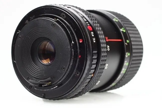 Cosina-Z 35-70mm f/3.5-4.5 MC