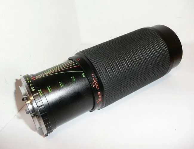 Sunagor 80-305mm f/5.6 MC Auto Zoom/C-Macro