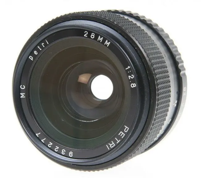 Petri 28mm f/2.8 MC (ver. M42)