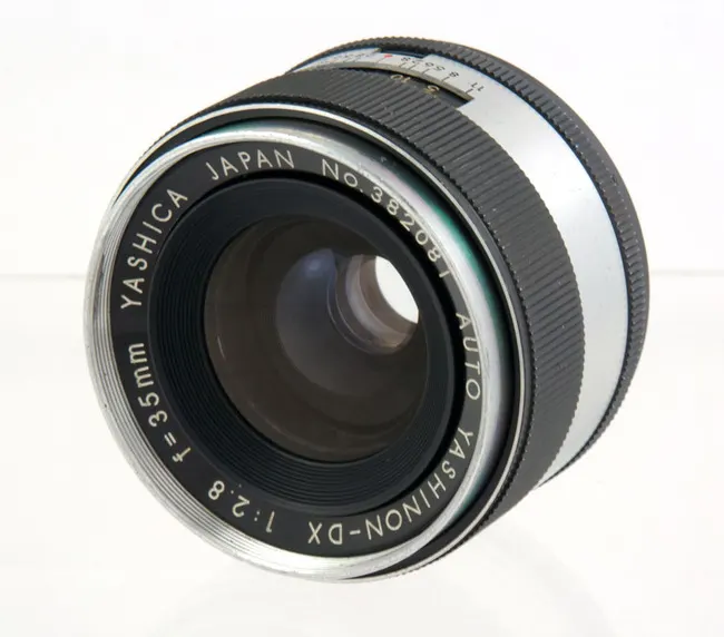 Yashica Yahinon-DX 35mm f/2.8