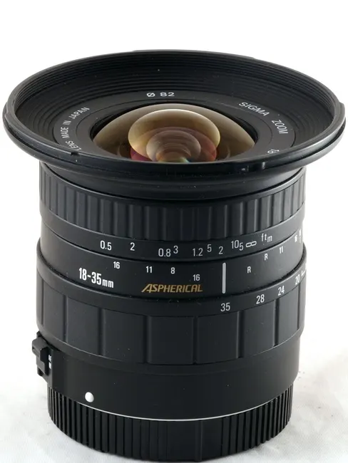 Sigma AF 18-35mm f/3.5-4.5 Aspherical