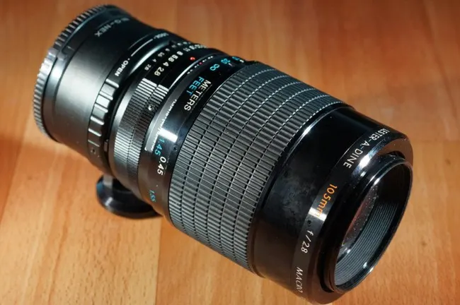 Lester A. Dine 105mm f/2.8 Macro