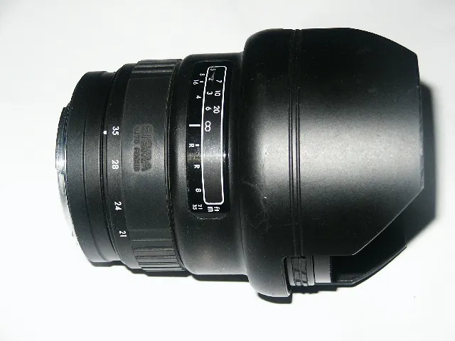 Sigma 21-35mm f/3.5-4.2