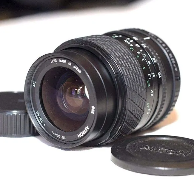 Astron 28-70mm f/3.5-4.5 MC