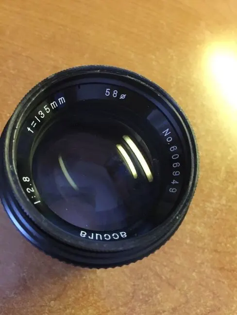 Accura 135mm f/2.8