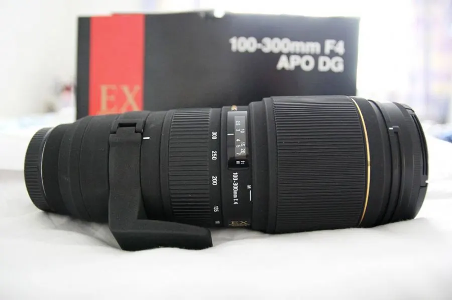 Sigma 100-300mm f/4 EX DG IF APO