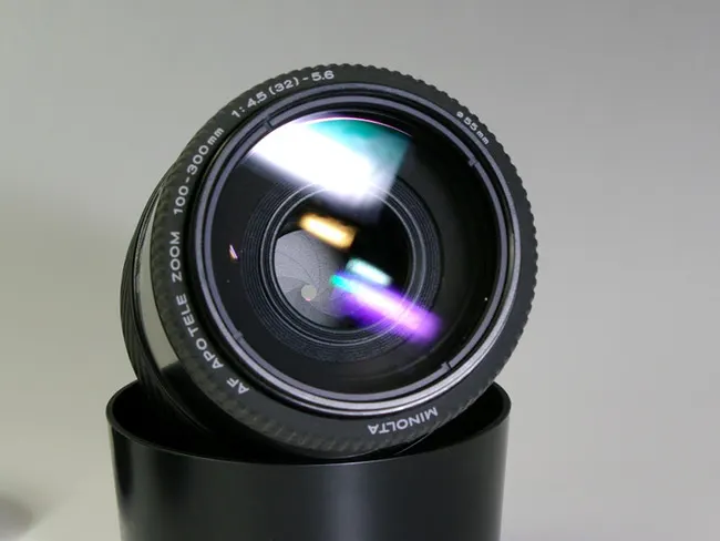 Minolta AF 100-300mm f/4.5-5.6 APO