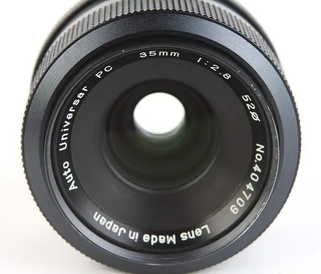 Universar 35mm f/2.8 PC Auto