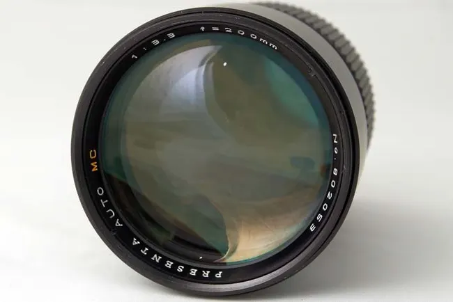 Presenta 200mm f/3.3 MC Auto